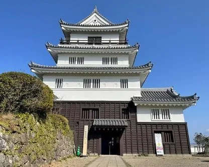 Trekking and cycling at Mt. Yasumandake in Hirado, where samurai first interacted with the West