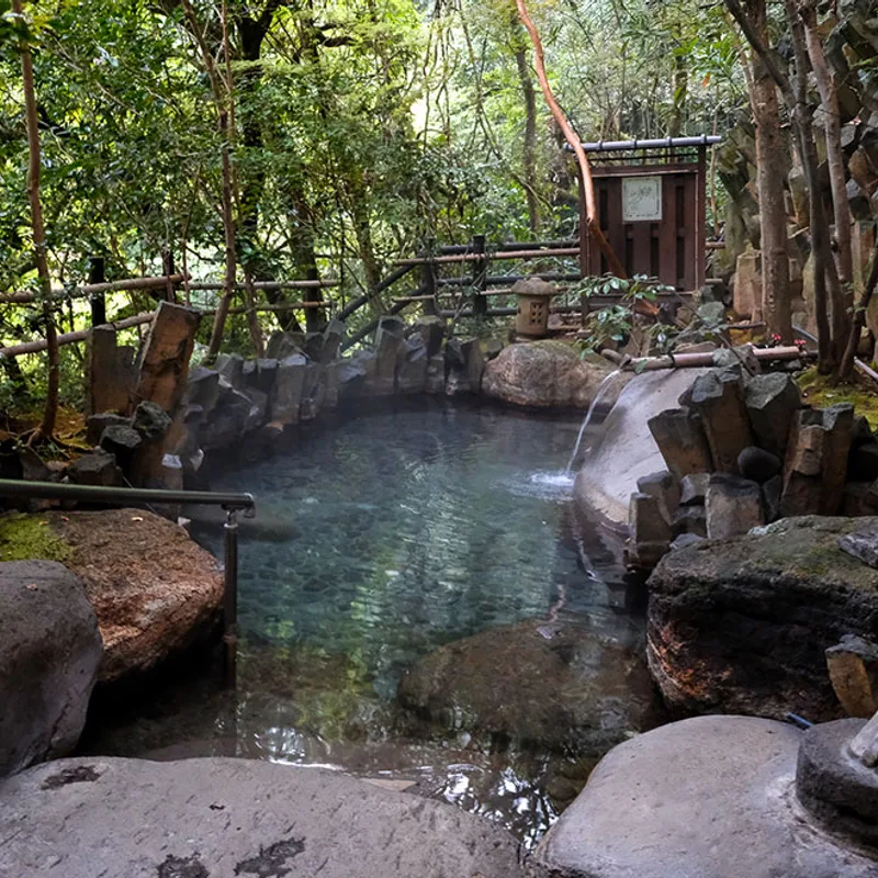 kyushu-onsen-bathing-porcelain img 33