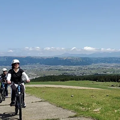 Cycling,Trekking：Explore the life around Kyushu's majestic volcano by foot and e-bike