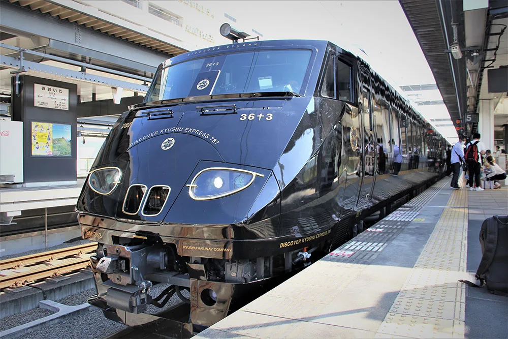 Kyushu’s new luxury sightseeing train 36+3 is introduced in the popular US travel magazine AFAR.