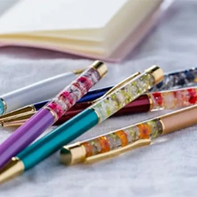 Herbarium ballpoint pen making experience at the Yoko Art Museum
