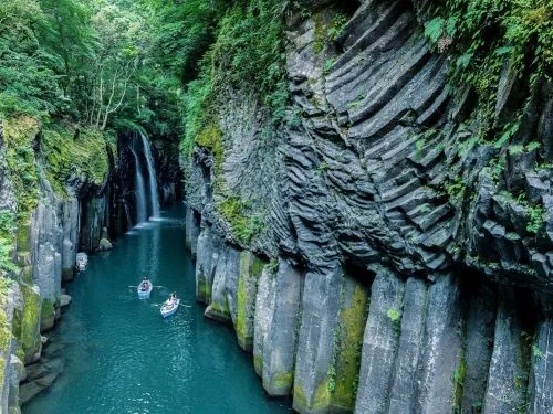 Tour the Mythical Land of Takachiho (Start in Kumamoto, End in Takachiho, Miyazaki)