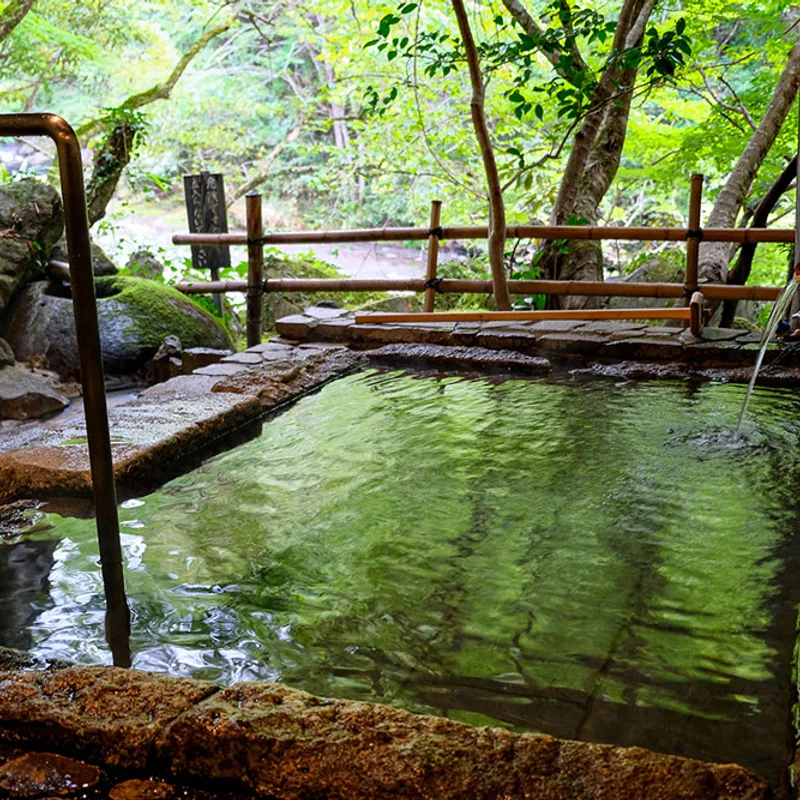 kyushu-onsen-bathing-porcelain img 30