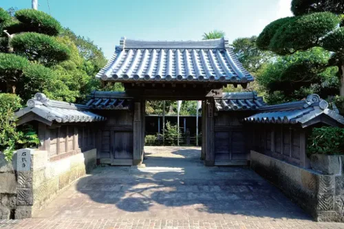 Seaside Whisky and Satsuma Pottery Tour: Kanosuke Distillery & Chin Jukan Pottery Workshop (Experience Japanese Whisky and the Traditional Crafts of Kagoshima)
