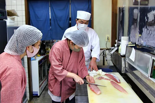 Experience making the best sushi in Bungo Suido