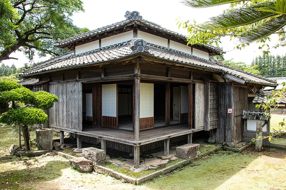exploring-obi-castle_18