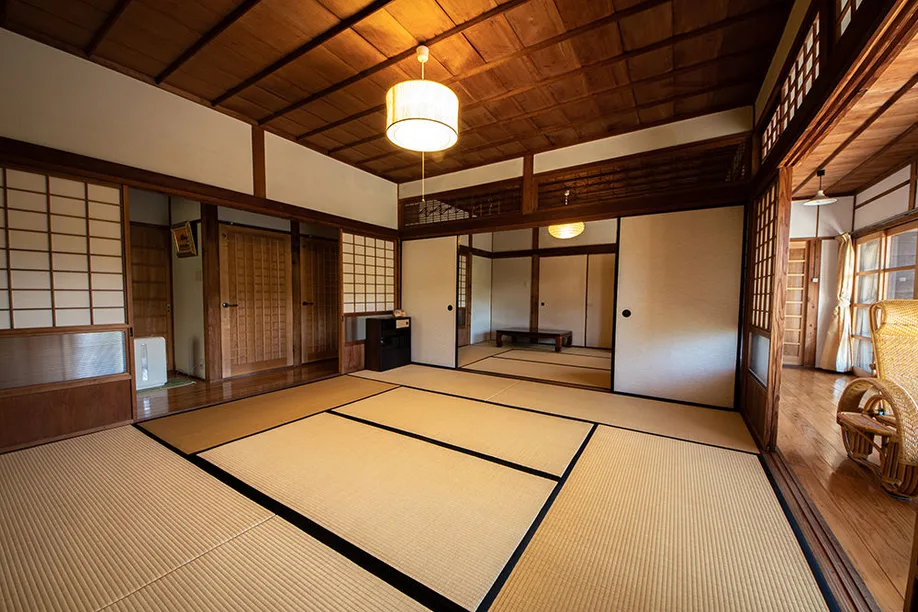 exploring-obi-castle_23