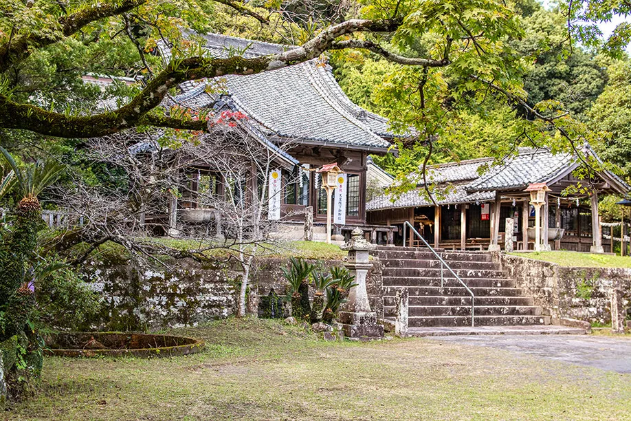 famous-monk-lord-jisshin_08