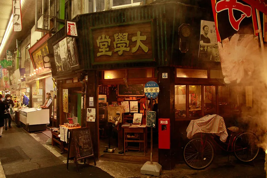 feast-your-senses-fukuokas-bustling-fresh-food-market_11