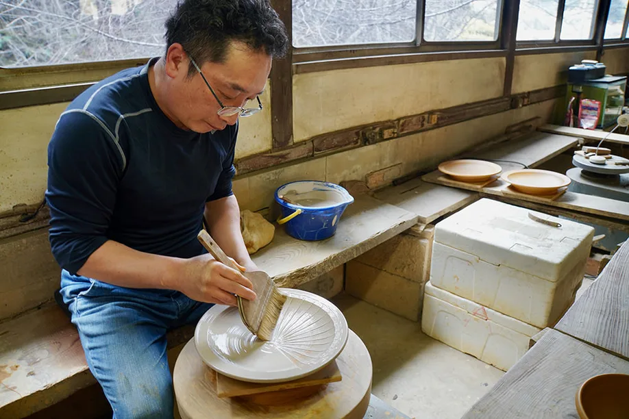 koishiwara-pottery-climbing-kilns-flying-dot-patterns_03