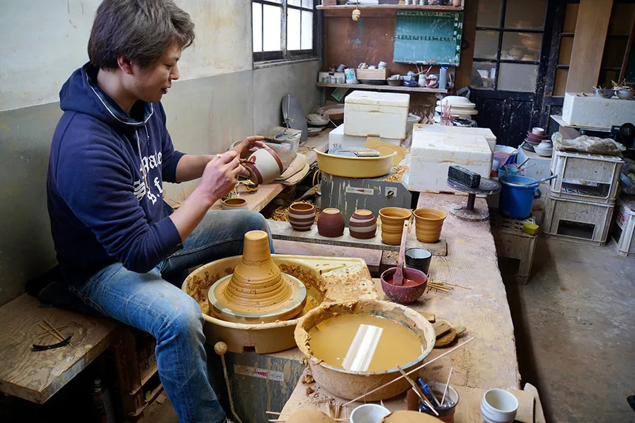 koishiwara-pottery-climbing-kilns-flying-dot-patterns_13