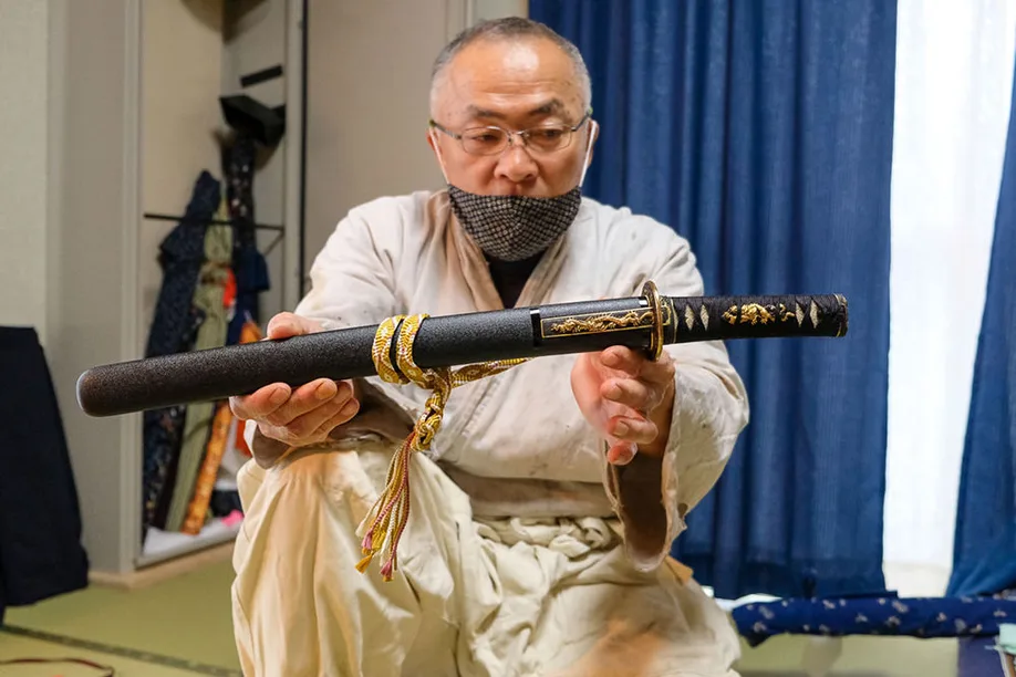master-swordsmith-kunimasa-hyuga_06