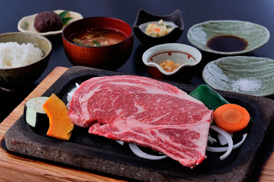 raising-kumamotos-famed-japanese-brown-cattle_08