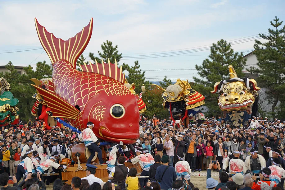 sample-whole-simmered-perch-sagas-unique-festival-food_03