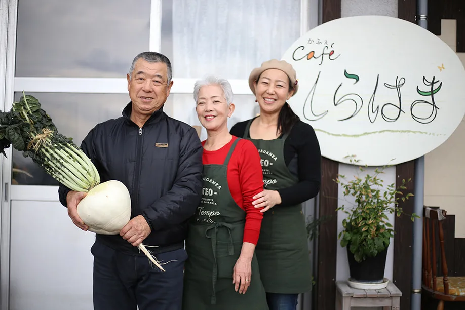 shadow-volcano-worlds-largest-daikon-radishes_05