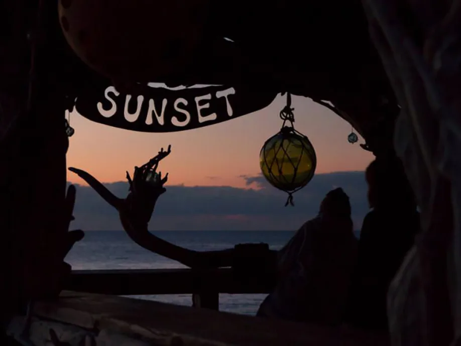 slow-down-itoshima-beach-cafes-and-unforgettable-sunsets_11