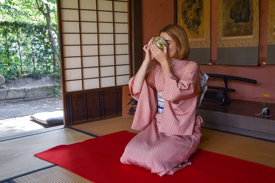 visit-japans-largest-samurai-residences-izumi_01
