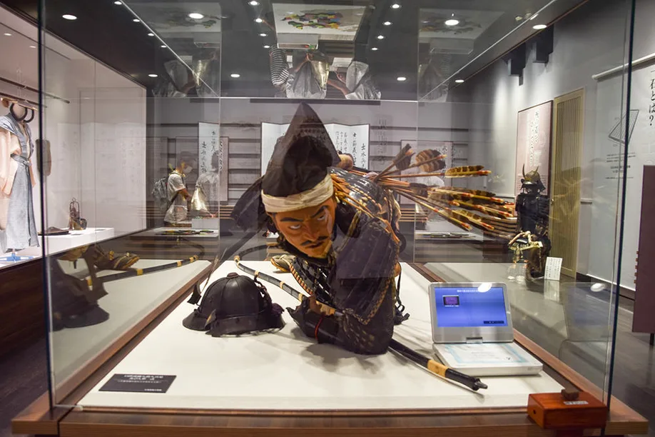 visit-japans-largest-samurai-residences-izumi_03