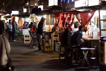Yatai in Fukuoka:Sitting at the Counter with History